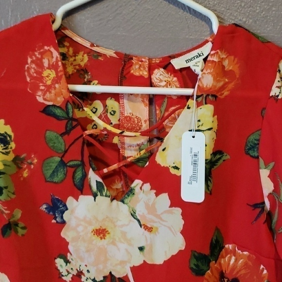 NWT Charming Charlie’s Long Sleeve Red Flowy Floral Lace up Front V-neck Blouse - Picture 4 of 7